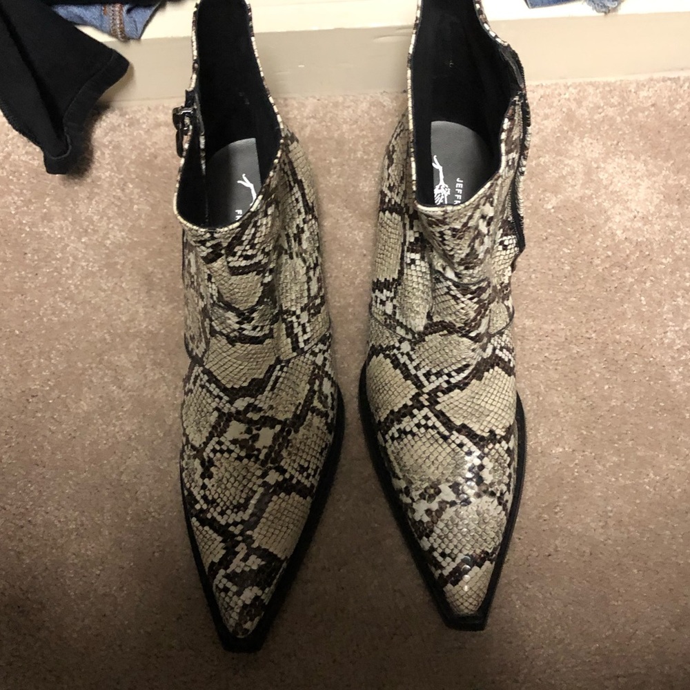 Free People - Jeffrey Campbell